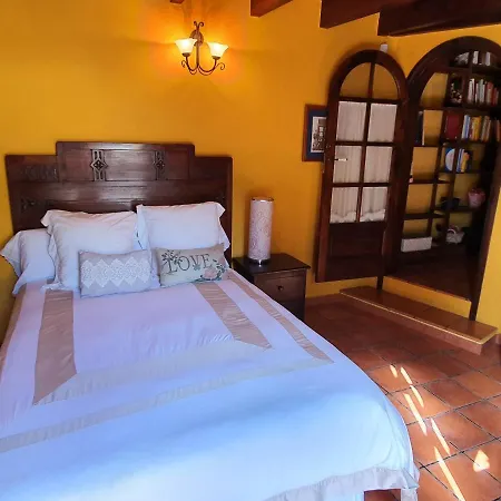 Finca Con Piscina La Cuchufleta *